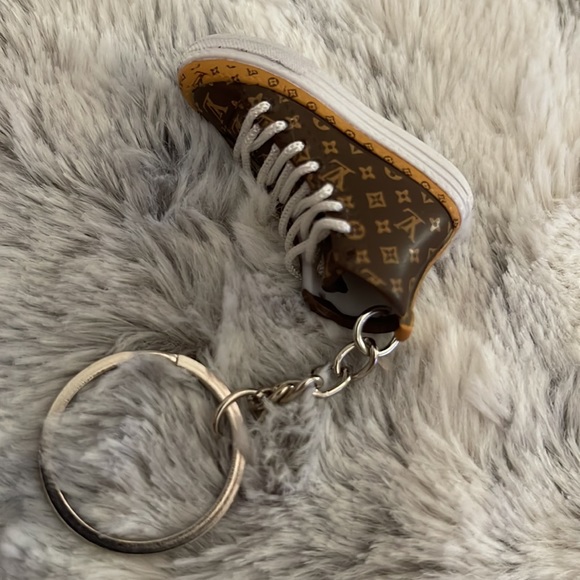 LV High top “Coffee” Keychain - Picture 7 of 9